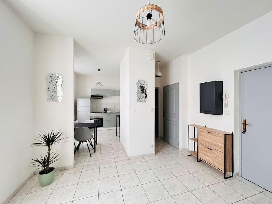 1 Rue Faubourg De Besancon Apartment *